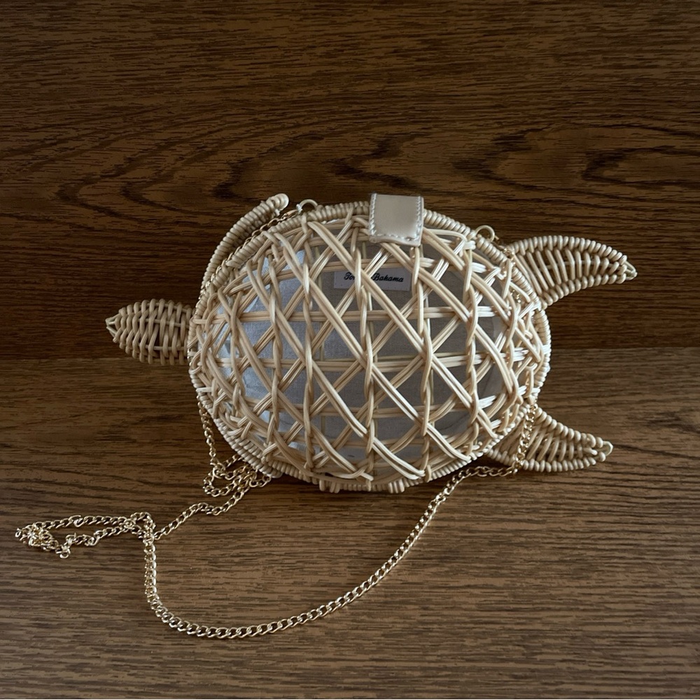 Tommy Bahama Woven Turtle Crossbody Bag in Natural Straw with Gold Chain NWT - Picture 7 of 8